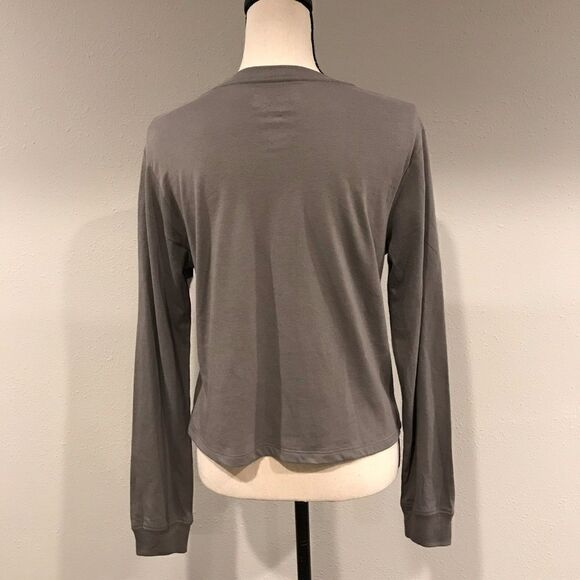 Stranger Things Netflix “Friends Don't Lie” Graphic Tee - Picture 5 of 8